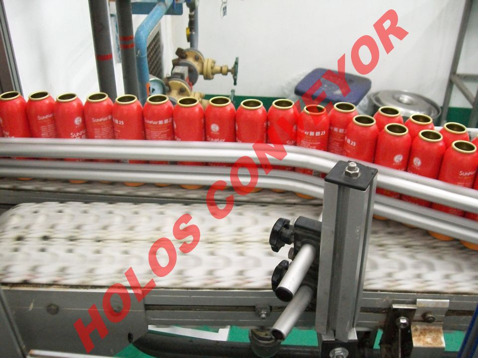 　　從國(guó)內(nèi)的實(shí)際應(yīng)用情況來(lái)看，皮帶輸送機(jī)的絞車(chē)?yán)o和液壓拉緊可以實(shí)現(xiàn)自動(dòng)控制并且拉緊力可以調(diào)節(jié)，重錘拉緊裝置有著較高的安全可靠性。隨著工業(yè)和技術(shù)的發(fā)展，并且有著長(zhǎng)距離、大運(yùn)量、高帶速特征的大型皮帶輸送機(jī)已經(jīng)成為發(fā)展主流，由此對(duì)拉緊裝置提出了更高的要求，傳統(tǒng)的拉緊裝置逐漸顯示出其缺點(diǎn)，技術(shù)人員已將對(duì)拉緊裝置的研究方向逐步轉(zhuǎn)入到自動(dòng)拉緊領(lǐng)域。如中礦業(yè)大學(xué)開(kāi)發(fā)的YZL系列皮帶輸送機(jī)液壓絞車(chē)式自動(dòng)拉緊裝置，它能根據(jù)帶式輸送機(jī)起動(dòng)加速階段和平穩(wěn)運(yùn)行階段對(duì)輸送帶拉力的不同要求，提供相應(yīng)的輸送帶拉力，并且在輸送帶拉力發(fā)生變化時(shí)準(zhǔn)確監(jiān)測(cè)并且及時(shí)的自動(dòng)調(diào)整。